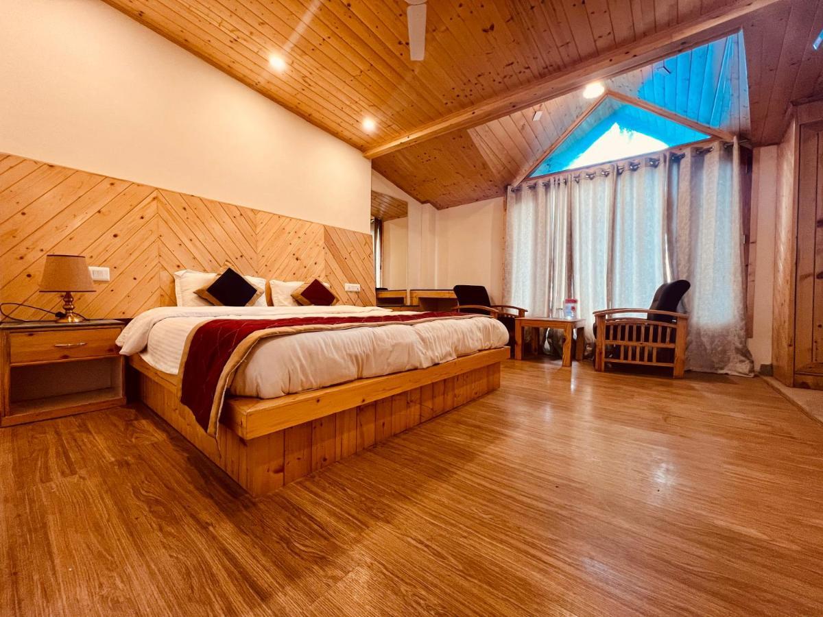 Hotel Lemoon Tree Маналі Екстер'єр фото